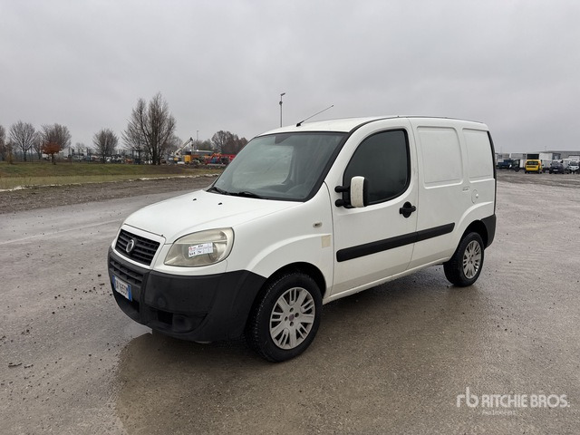 2009 Fiat Doblo Van Truck - Dobozos felépítményű teherautó: 1 kép. 2009 Fiat Doblo Van Truck - Dobozos felépítményű teherautó: 1 kép.