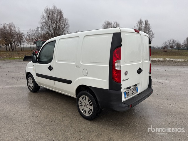 2009 Fiat Doblo Van Truck - Dobozos felépítményű teherautó: 2 kép. 2009 Fiat Doblo Van Truck - Dobozos felépítményű teherautó: 2 kép.