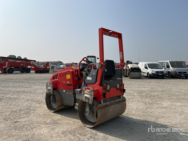 2010 Hamm HD12VV Double Drum Roller - Úthenger: 1 kép. 2010 Hamm HD12VV Double Drum Roller - Úthenger: 1 kép.