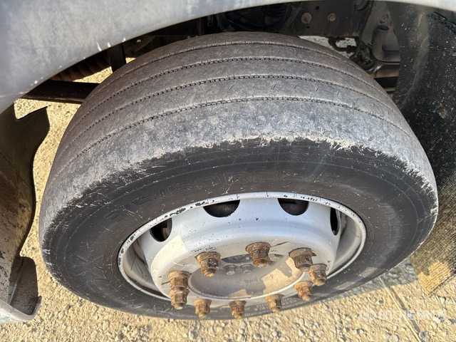 2010 Volvo FL290 4x2 Curtain Side Truck - Ponyvás teherautó: 5 kép. 2010 Volvo FL290 4x2 Curtain Side Truck - Ponyvás teherautó: 5 kép.