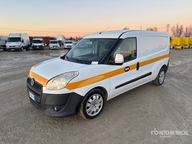 2011 Fiat Doblo Van Truck - Dobozos felépítményű teherautó: 1 kép. 2011 Fiat Doblo Van Truck - Dobozos felépítményű teherautó: 1 kép.