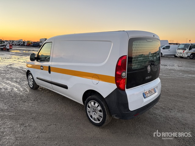 2011 Fiat Doblo Van Truck - Dobozos felépítményű teherautó: 2 kép. 2011 Fiat Doblo Van Truck - Dobozos felépítményű teherautó: 2 kép.