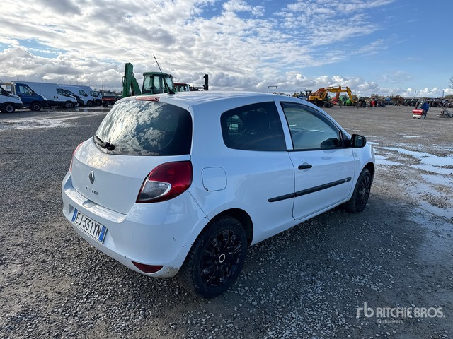 2011 Renault Clio Van Truck - Dobozos felépítményű teherautó: 3 kép. 2011 Renault Clio Van Truck - Dobozos felépítményű teherautó: 3 kép.