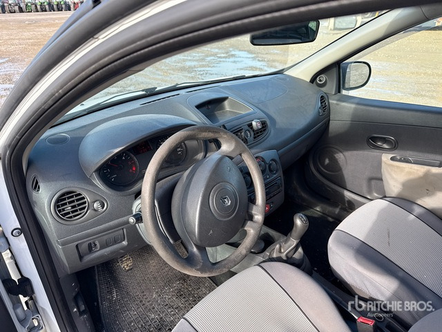 2011 Renault Clio Van Truck - Dobozos felépítményű teherautó: 4 kép. 2011 Renault Clio Van Truck - Dobozos felépítményű teherautó: 4 kép.