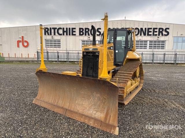 2012 Cat D6N XL Crawler Dozer - Buldózer: 4 kép. 2012 Cat D6N XL Crawler Dozer - Buldózer: 4 kép.