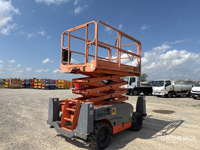 2012 Haulotte Compact12DX Piattaforma aerea verticale - Ollós emelő: 4 kép. 2012 Haulotte Compact12DX Piattaforma aerea verticale - Ollós emelő: 4 kép.