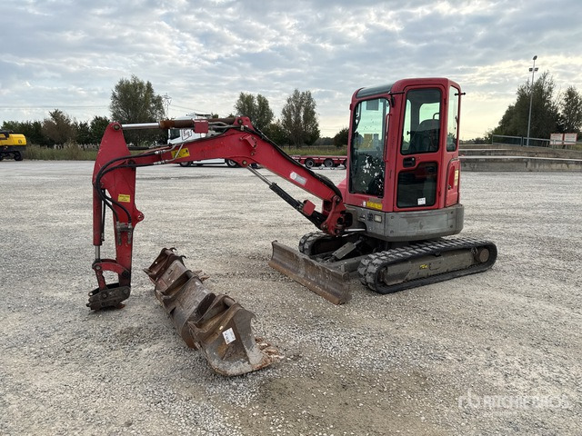 2013 Bobcat E35EM Mini escavatore: <6.6t - Minikotró: 2 kép. 2013 Bobcat E35EM Mini escavatore: <6.6t - Minikotró: 2 kép.