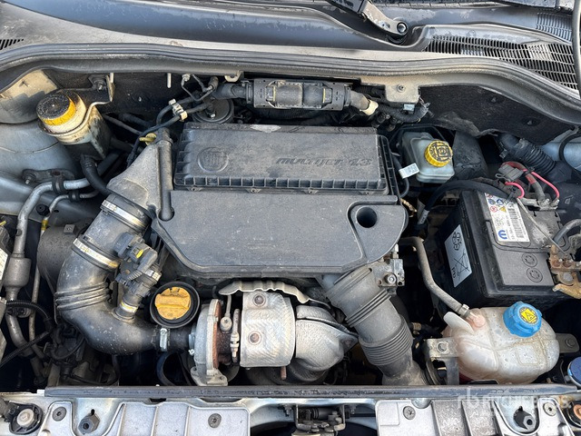 2013 Fiat Fiorino Automobile - Dobozos felépítményű teherautó: 4 kép. 2013 Fiat Fiorino Automobile - Dobozos felépítményű teherautó: 4 kép.