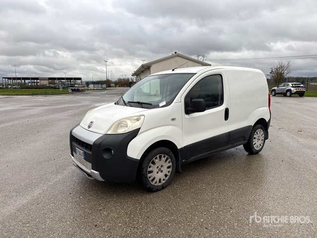 2013 Fiat Fiorino Van Truck - Dobozos felépítményű teherautó: 1 kép. 2013 Fiat Fiorino Van Truck - Dobozos felépítményű teherautó: 1 kép.