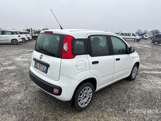 2013 Fiat Panda Automobile - Autó: 3 kép. 2013 Fiat Panda Automobile - Autó: 3 kép.
