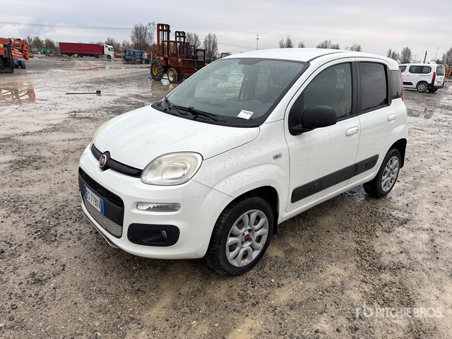2013 Fiat Panda Van Truck - Dobozos felépítményű teherautó: 1 kép. 2013 Fiat Panda Van Truck - Dobozos felépítményű teherautó: 1 kép.