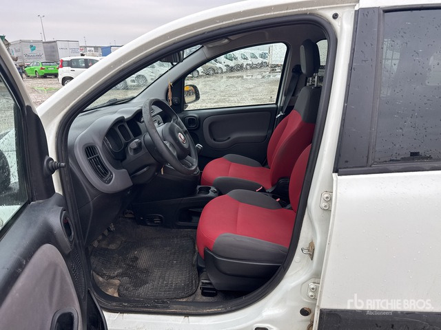 2013 Fiat Panda Van Truck - Dobozos felépítményű teherautó: 4 kép. 2013 Fiat Panda Van Truck - Dobozos felépítményű teherautó: 4 kép.