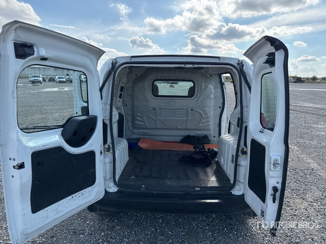 2015 Fiat Fiorino Autocarro furgonato - Kis furgon: 5 kép. 2015 Fiat Fiorino Autocarro furgonato - Kis furgon: 5 kép.