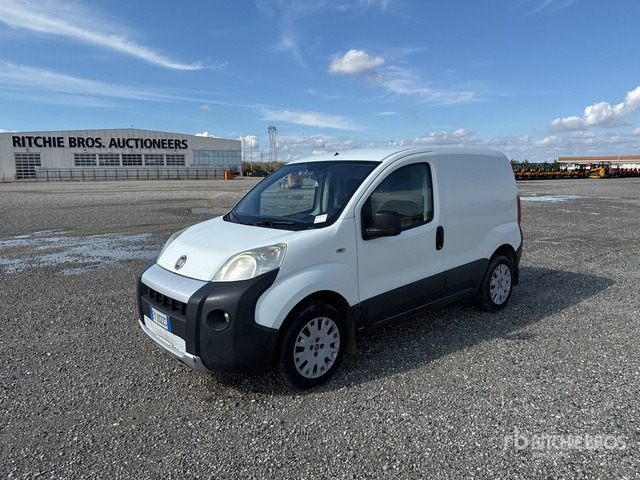 2015 Fiat Fiorino Autocarro furgonato - Kis furgon: 1 kép. 2015 Fiat Fiorino Autocarro furgonato - Kis furgon: 1 kép.