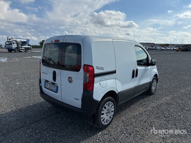 2015 Fiat Fiorino Autocarro furgonato - Kis furgon: 4 kép. 2015 Fiat Fiorino Autocarro furgonato - Kis furgon: 4 kép.