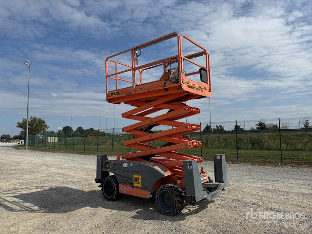 2015 Haulotte Compact12DX Diesel Scissor Lift - Ollós emelő: 1 kép. 2015 Haulotte Compact12DX Diesel Scissor Lift - Ollós emelő: 1 kép.