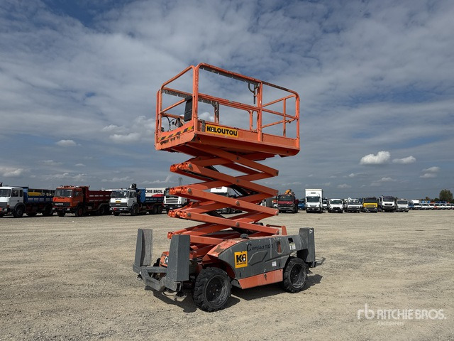 2015 Haulotte Compact12DX Diesel Scissor Lift - Ollós emelő: 3 kép. 2015 Haulotte Compact12DX Diesel Scissor Lift - Ollós emelő: 3 kép.