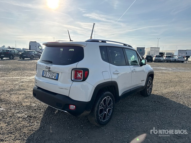 2015 Jeep Renegade SUV - Terepjáró/ SUV: 3 kép. 2015 Jeep Renegade SUV - Terepjáró/ SUV: 3 kép.