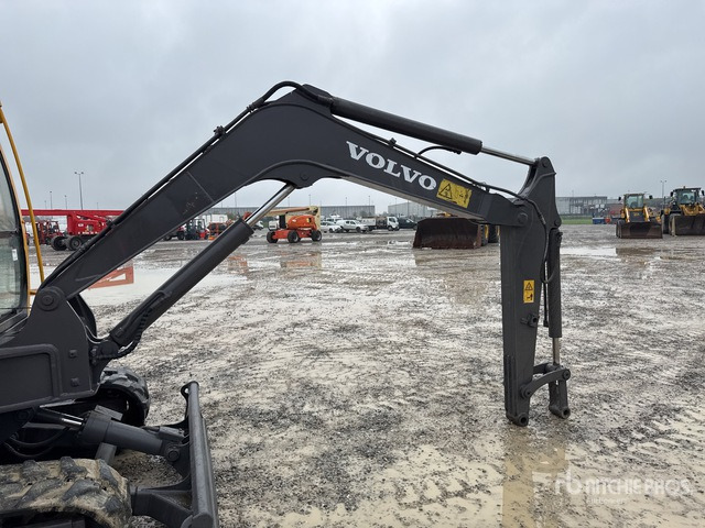 Minikotró 2015 Volvo EC55B Mini Excavator: <6.6t: 6 kép. Minikotró 2015 Volvo EC55B Mini Excavator: <6.6t: 6 kép.
