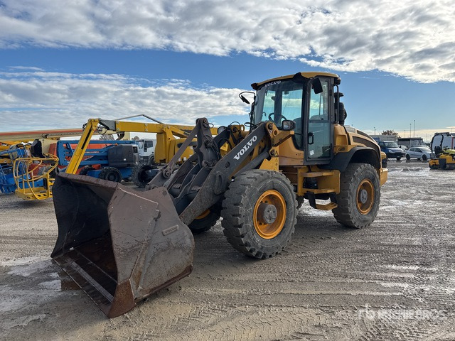 2015 Volvo L45G Wheel Loader - Gumikerekes homlokrakodó: 1 kép. 2015 Volvo L45G Wheel Loader - Gumikerekes homlokrakodó: 1 kép.