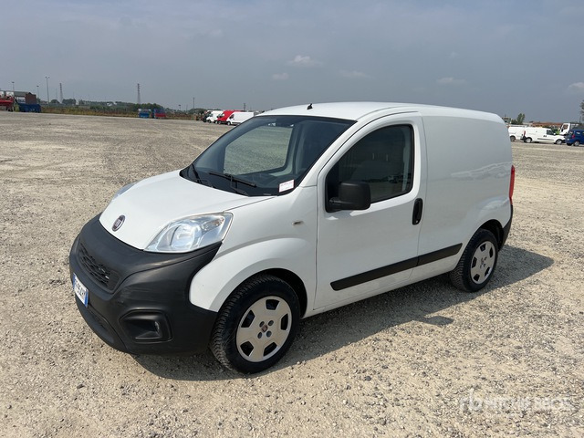 2016 Fiat Fiorino 1.3 MJT SX 16v Van Truck - Kis furgon: 2 kép. 2016 Fiat Fiorino 1.3 MJT SX 16v Van Truck - Kis furgon: 2 kép.