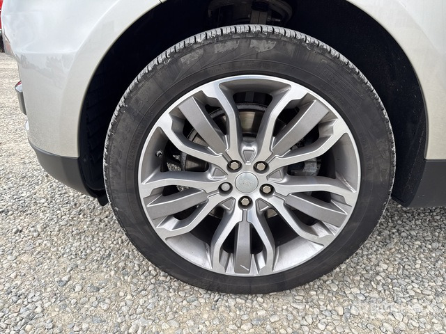2016 Land Rover Range Rover Sport SUV Sport Utility Vehicle - Terepjáró/ SUV: 5 kép. 2016 Land Rover Range Rover Sport SUV Sport Utility Vehicle - Terepjáró/ SUV: 5 kép.