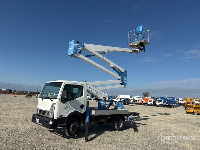 2016 Nissan Cabstar 35.12 2014 Socage DA320 20 m on Bucket Truck - Emelőkosaras teherautó: 1 kép. 2016 Nissan Cabstar 35.12 2014 Socage DA320 20 m on Bucket Truck - Emelőkosaras teherautó: 1 kép.
