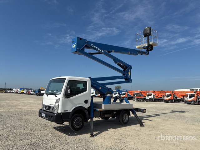 2016 Nissan Cabstar 35.12 2016 Socage DA324 EU5B 24 m on Bucket Truck - Emelőkosaras teherautó: 1 kép. 2016 Nissan Cabstar 35.12 2016 Socage DA324 EU5B 24 m on Bucket Truck - Emelőkosaras teherautó: 1 kép.