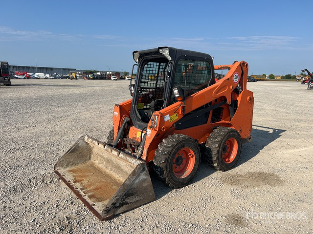 2017 Bobcat S530 High Flow Skid Steer Loader - Mini homlokrakodó: 2 kép. 2017 Bobcat S530 High Flow Skid Steer Loader - Mini homlokrakodó: 2 kép.