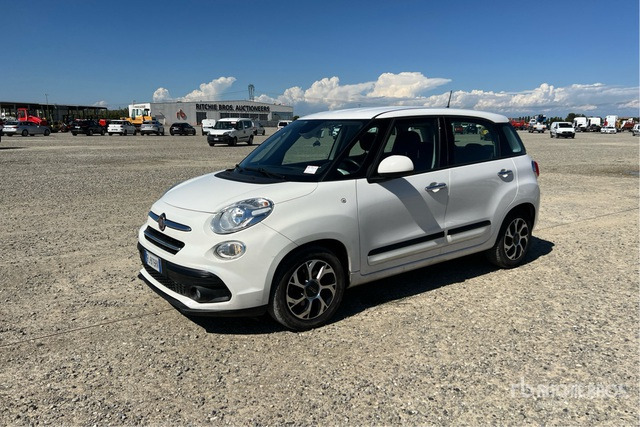 2017 Fiat 500L Autovettura - Autó: 1 kép. 2017 Fiat 500L Autovettura - Autó: 1 kép.