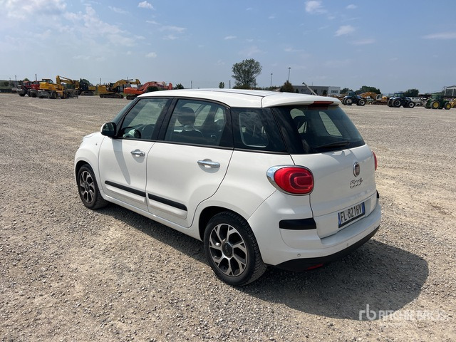2017 Fiat 500L Autovettura - Autó: 3 kép. 2017 Fiat 500L Autovettura - Autó: 3 kép.