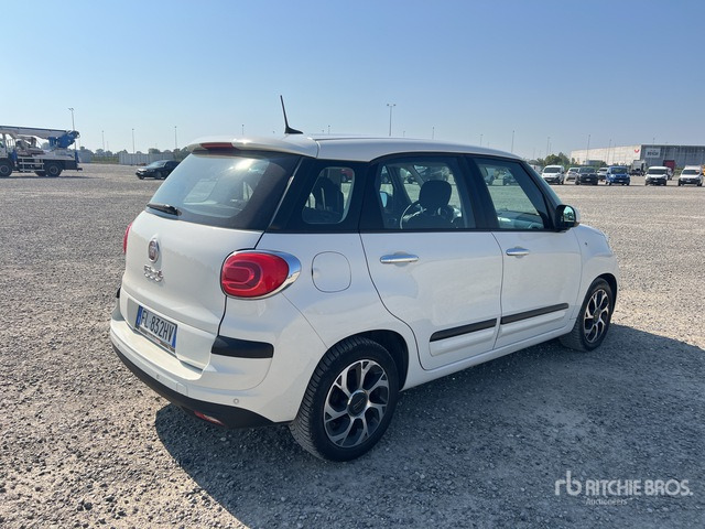 2017 Fiat 500L Autovettura - Autó: 3 kép. 2017 Fiat 500L Autovettura - Autó: 3 kép.