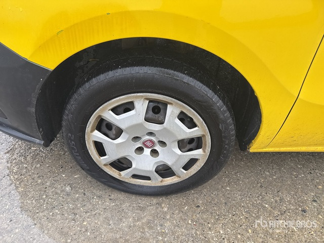 2017 Fiat Doblo Van Truck - Dobozos felépítményű teherautó: 5 kép. 2017 Fiat Doblo Van Truck - Dobozos felépítményű teherautó: 5 kép.