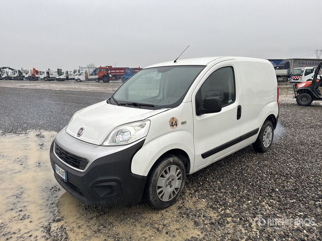 2017 Fiat Fiorino Van Truck - Dobozos felépítményű teherautó: 1 kép. 2017 Fiat Fiorino Van Truck - Dobozos felépítményű teherautó: 1 kép.