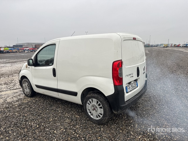 2017 Fiat Fiorino Van Truck - Dobozos felépítményű teherautó: 2 kép. 2017 Fiat Fiorino Van Truck - Dobozos felépítményű teherautó: 2 kép.