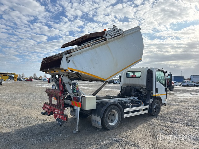 2017 Isuzu NPR 75 Rear Loader Waste Collection Truck - Szemetesautó: 4 kép. 2017 Isuzu NPR 75 Rear Loader Waste Collection Truck - Szemetesautó: 4 kép.