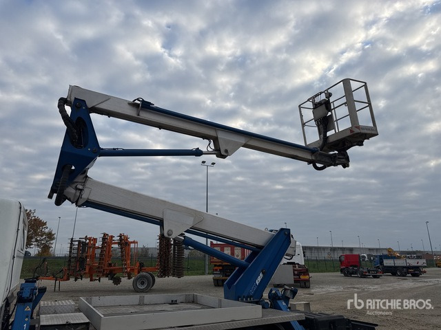 2017 Nissan Cabstar 35.13 2017 Multitel HX195 19 m on Bucket Truck - Emelőkosaras teherautó: 4 kép. 2017 Nissan Cabstar 35.13 2017 Multitel HX195 19 m on Bucket Truck - Emelőkosaras teherautó: 4 kép.