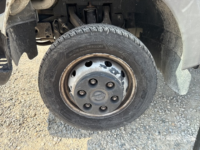 Emelőkosaras teherautó 2017 Nissan Cabstar Cabstar 35.12 2017 Socage DA 324 24 m on Bucket Truck: 6 kép.