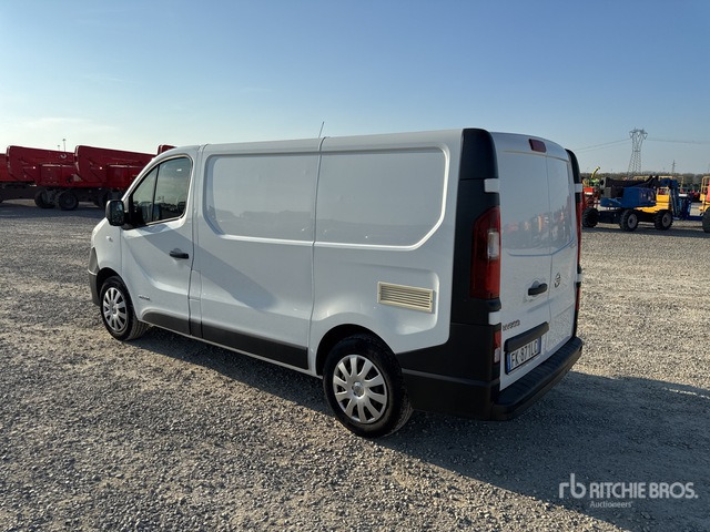 2017 Nissan NV300 Autocarro furgonato - Kis furgon: 3 kép. 2017 Nissan NV300 Autocarro furgonato - Kis furgon: 3 kép.