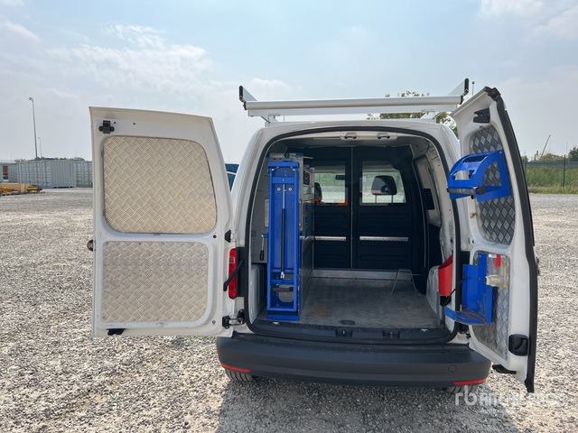 2017 Volkswagen Caddy 2.0 TDI 122CV 4MOTION VAN E6 Van Truck - Kis furgon: 4 kép. 2017 Volkswagen Caddy 2.0 TDI 122CV 4MOTION VAN E6 Van Truck - Kis furgon: 4 kép.
