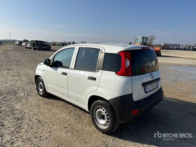 2018 Fiat Panda 1.2 69CV VAN EURO 6DT POP Van Truck - Dobozos felépítményű teherautó: 3 kép. 2018 Fiat Panda 1.2 69CV VAN EURO 6DT POP Van Truck - Dobozos felépítményű teherautó: 3 kép.