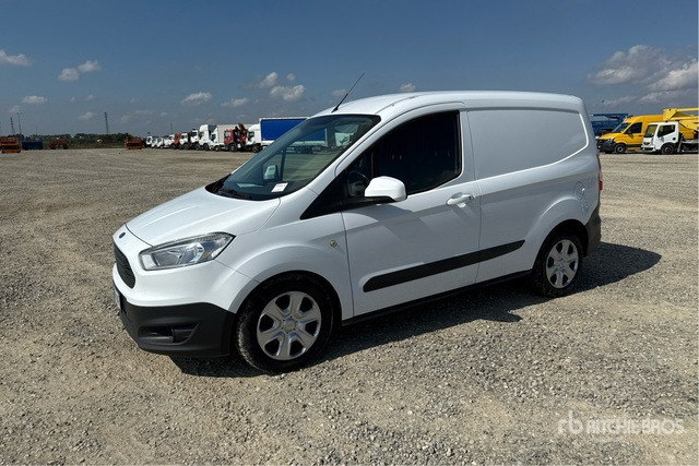 2018 Ford Transit Courier Autocarro furgonato - Kis furgon: 2 kép. 2018 Ford Transit Courier Autocarro furgonato - Kis furgon: 2 kép.