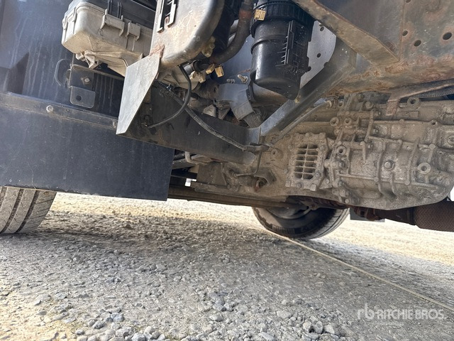 Platós teherautó 2018 Isuzu M21 Flatbed Truck: 6 kép. Platós teherautó 2018 Isuzu M21 Flatbed Truck: 6 kép.