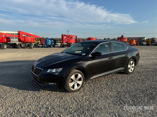 2018 Skoda Superb Autovettura - Autó: 1 kép. 2018 Skoda Superb Autovettura - Autó: 1 kép.