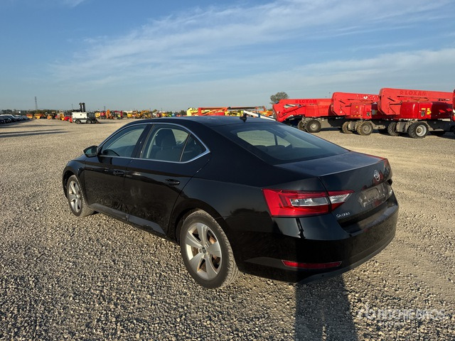 2018 Skoda Superb Autovettura - Autó: 4 kép. 2018 Skoda Superb Autovettura - Autó: 4 kép.