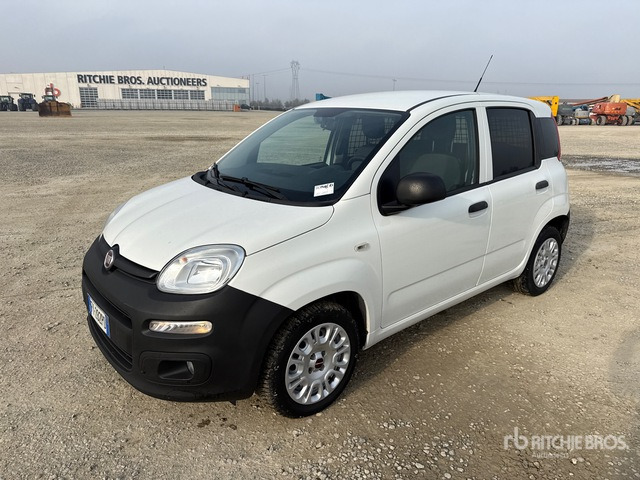 2019 Fiat Panda Van Truck - Dobozos felépítményű teherautó: 1 kép. 2019 Fiat Panda Van Truck - Dobozos felépítményű teherautó: 1 kép.