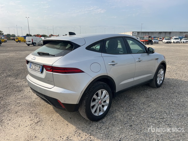 2019 Jaguar E-Pace D150 Automobile - Autó: 4 kép. 2019 Jaguar E-Pace D150 Automobile - Autó: 4 kép.