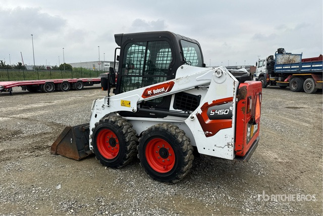 2020 Bobcat S450 Mini pala - Mini homlokrakodó: 1 kép. 2020 Bobcat S450 Mini pala - Mini homlokrakodó: 1 kép.