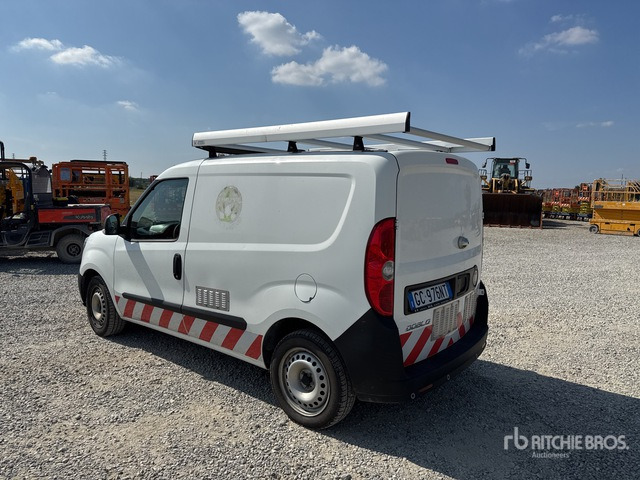 2020 Fiat Doblo Autocarro furgonato - Kis furgon: 3 kép. 2020 Fiat Doblo Autocarro furgonato - Kis furgon: 3 kép.
