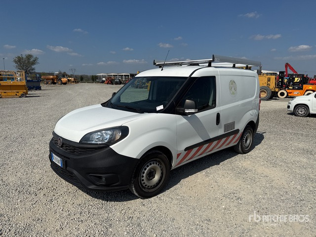 2020 Fiat Doblo Autocarro furgonato - Kis furgon: 1 kép. 2020 Fiat Doblo Autocarro furgonato - Kis furgon: 1 kép.